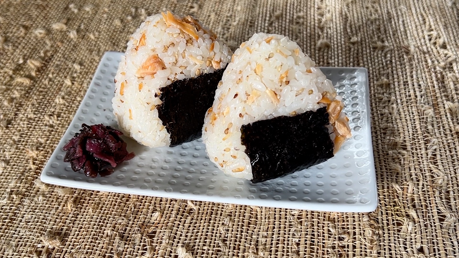 Salmon Onigiri Recipe – Japanese Cooking 101