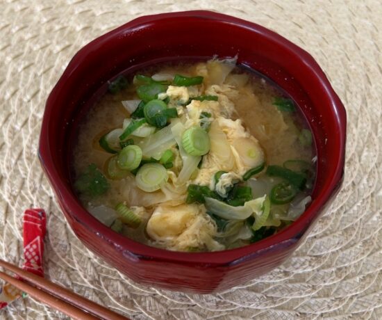 miso soup with cabbage and egg