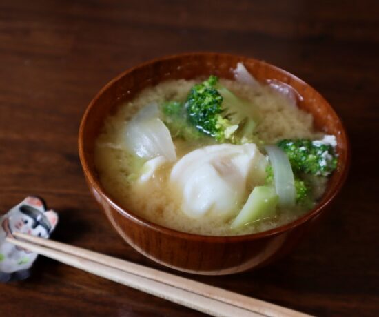 Miso Soup with Broccoli, Onion, Egg