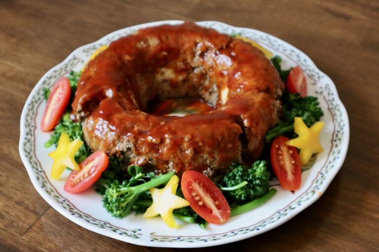 Meatloaf Wreath with Eggs